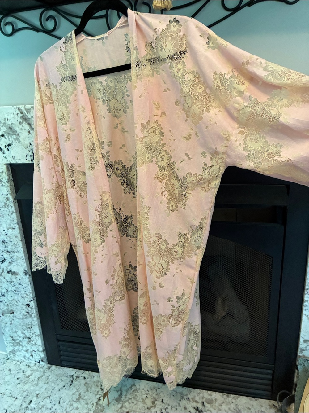 Feminine Lace kimono duster honeymoon outfit
